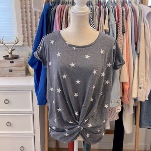 Women's Gray Star Print Twist-Hem Tee